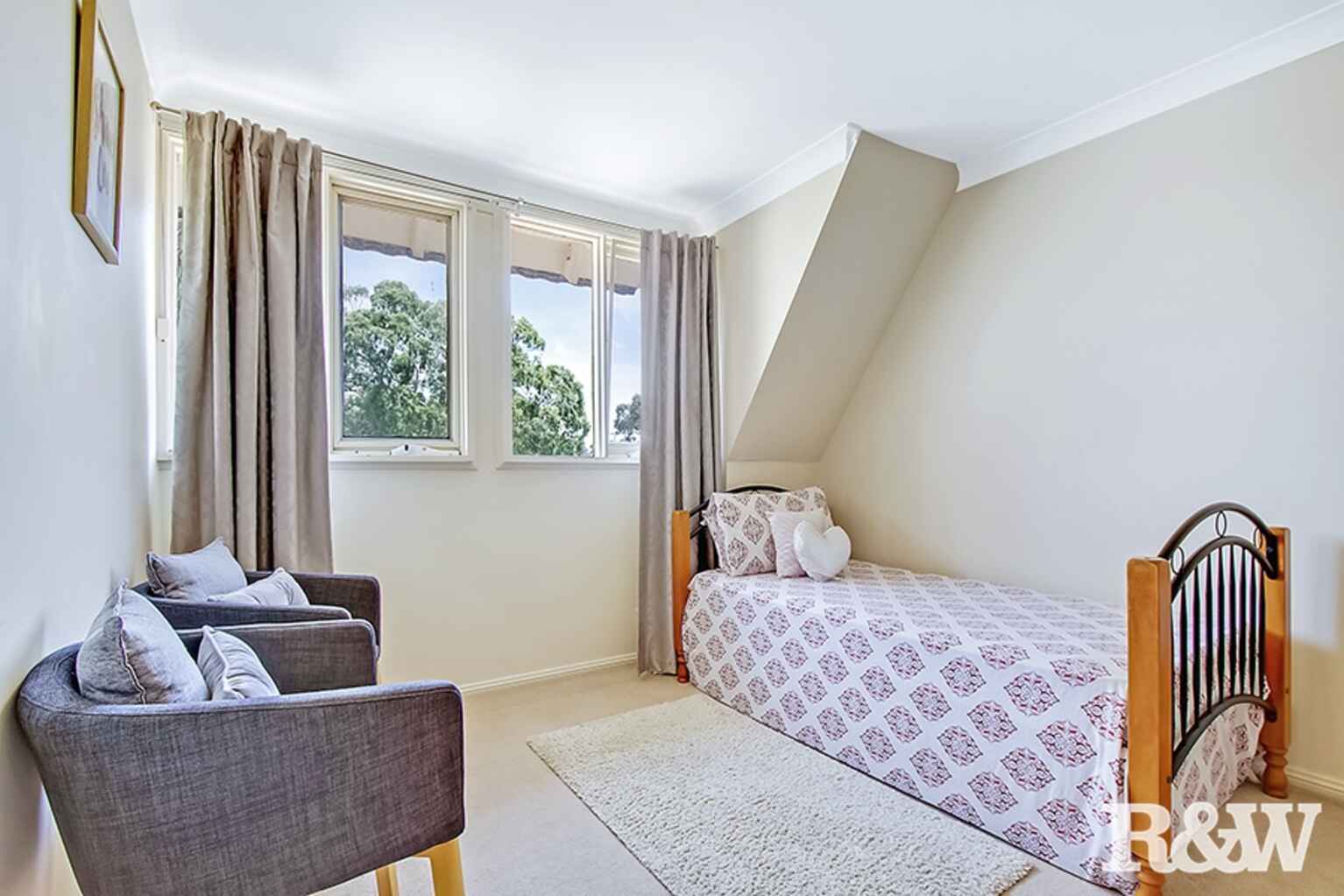 4/9 Gauss Place Tregear