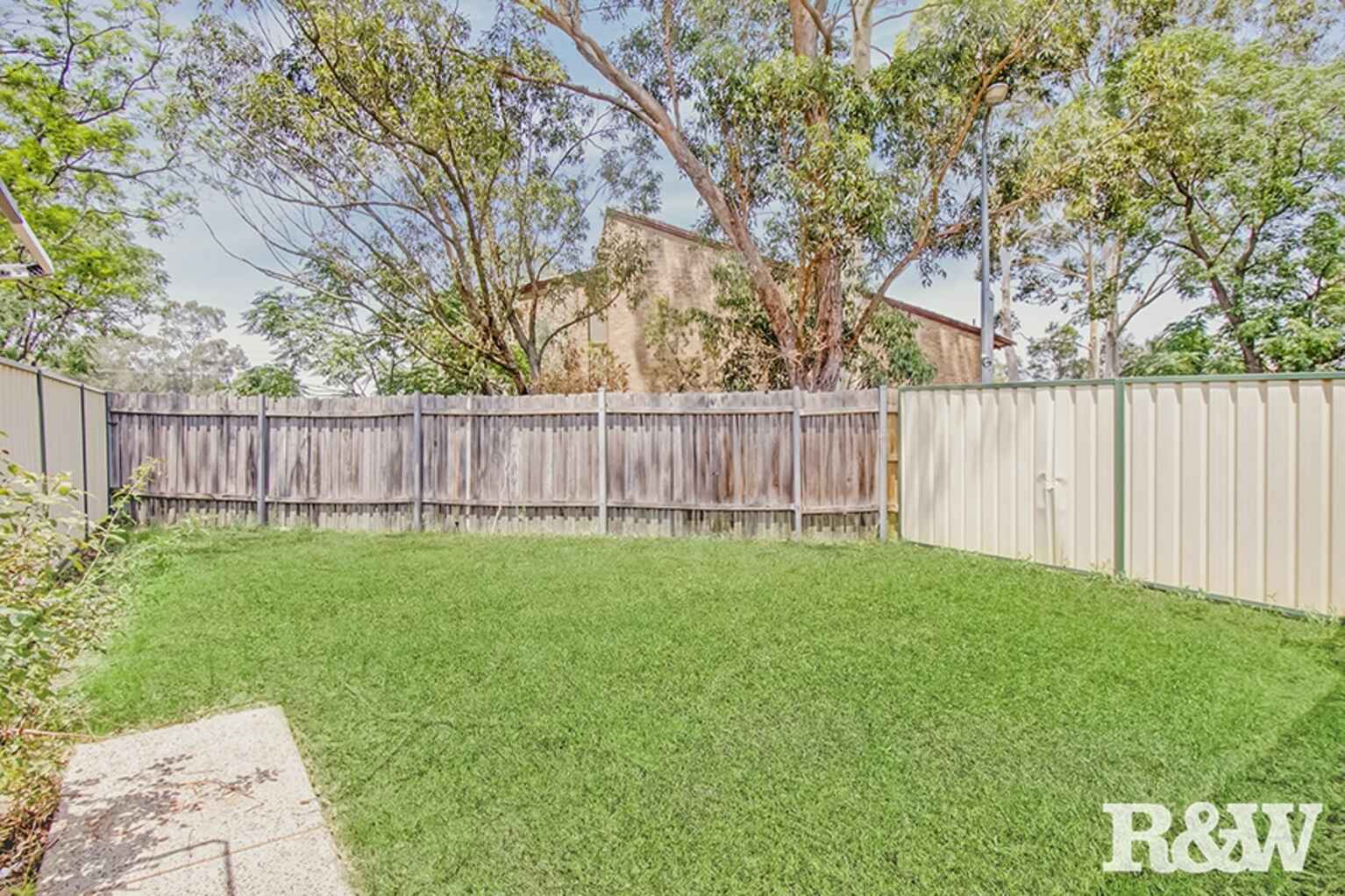 4/9 Gauss Place Tregear