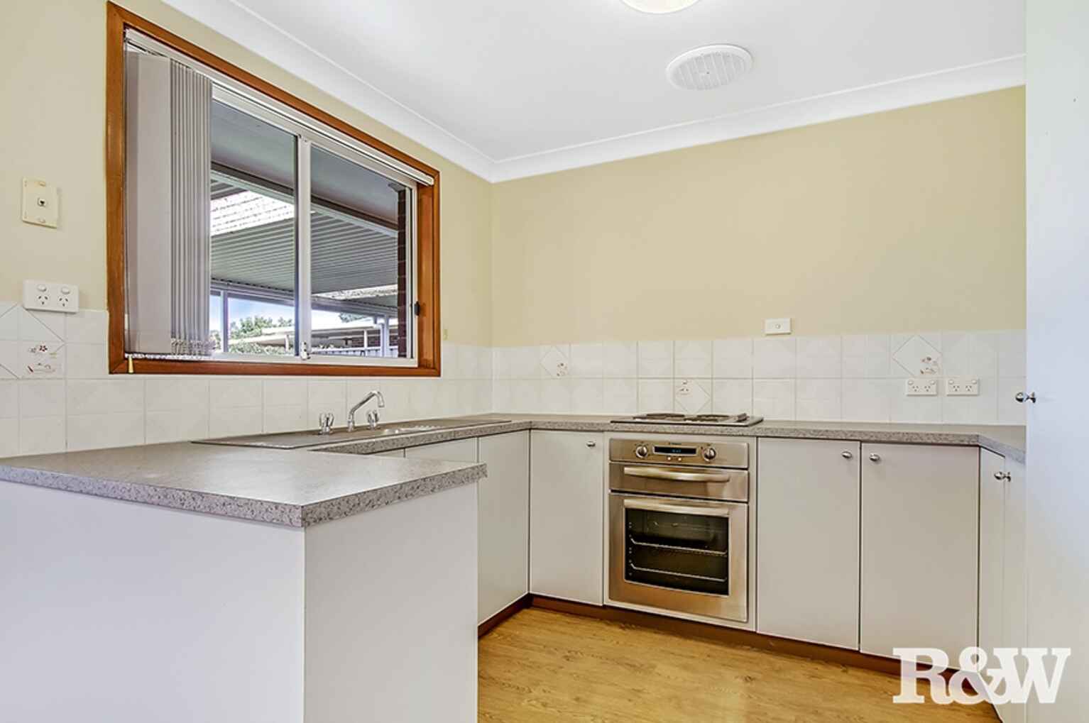 4 Sandalwood Avenue St Clair