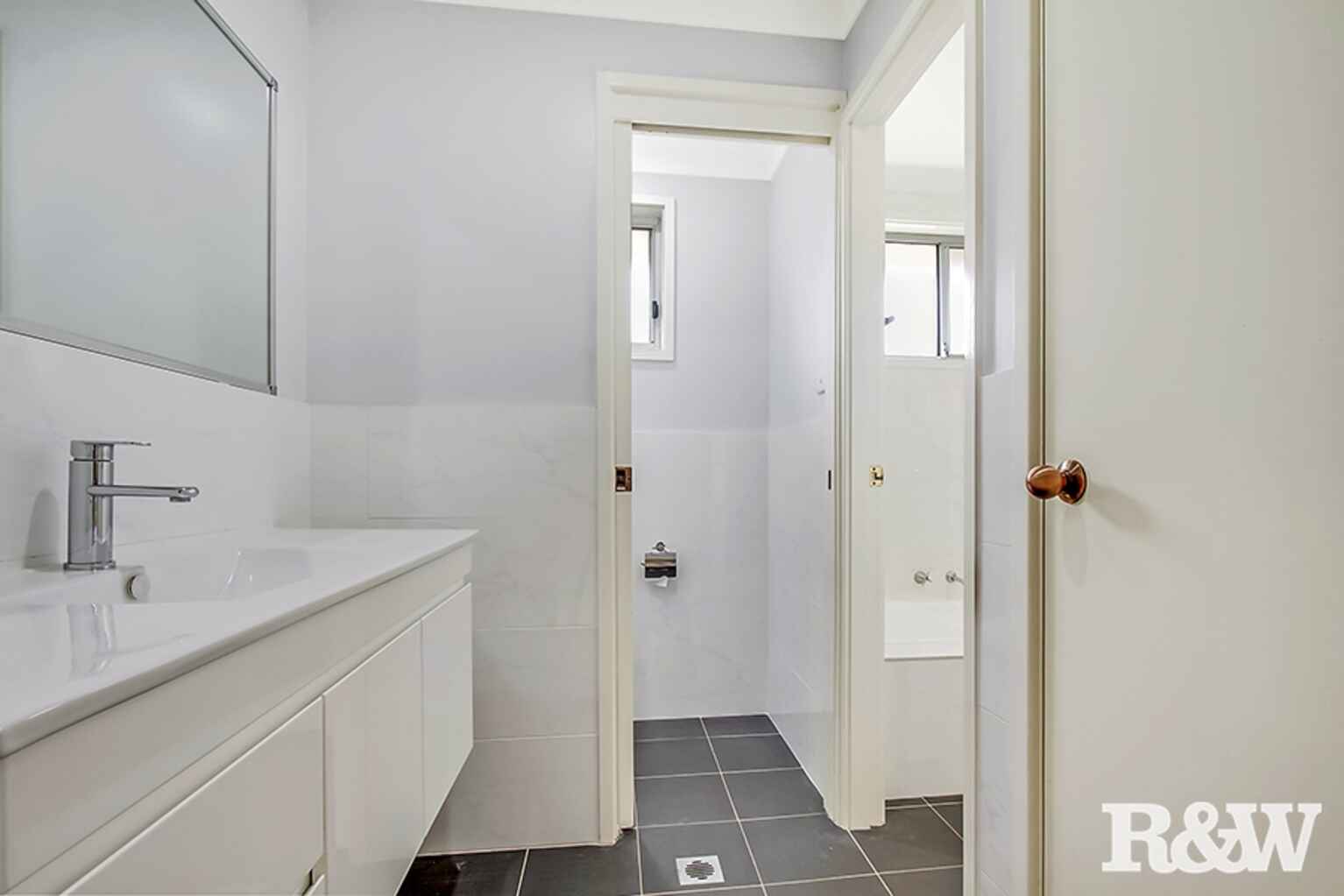 4 Sandalwood Avenue St Clair