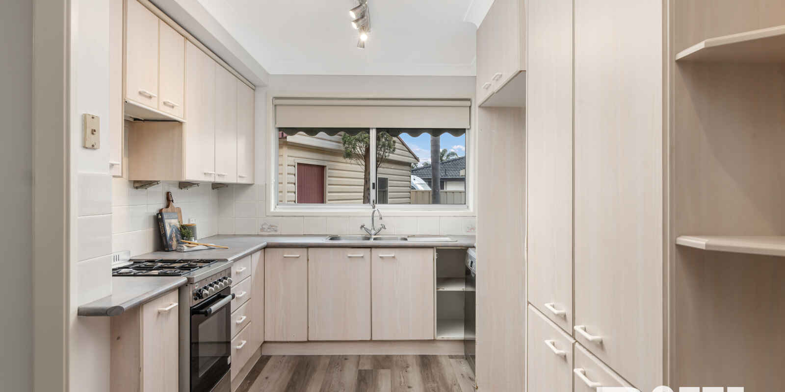 16 Avon Place St Clair 16 Avon Place St Clair