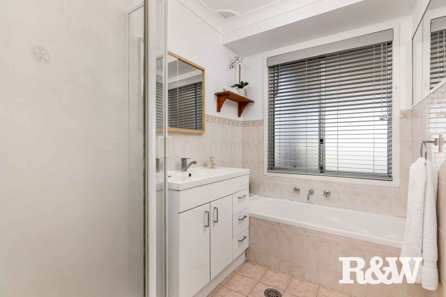 16 Avon Place St Clair