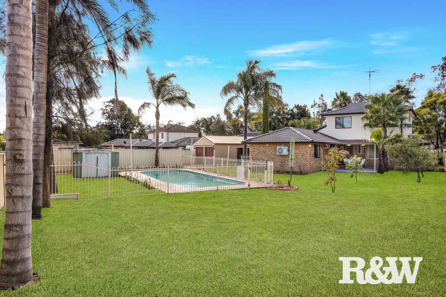 16 Avon Place St Clair