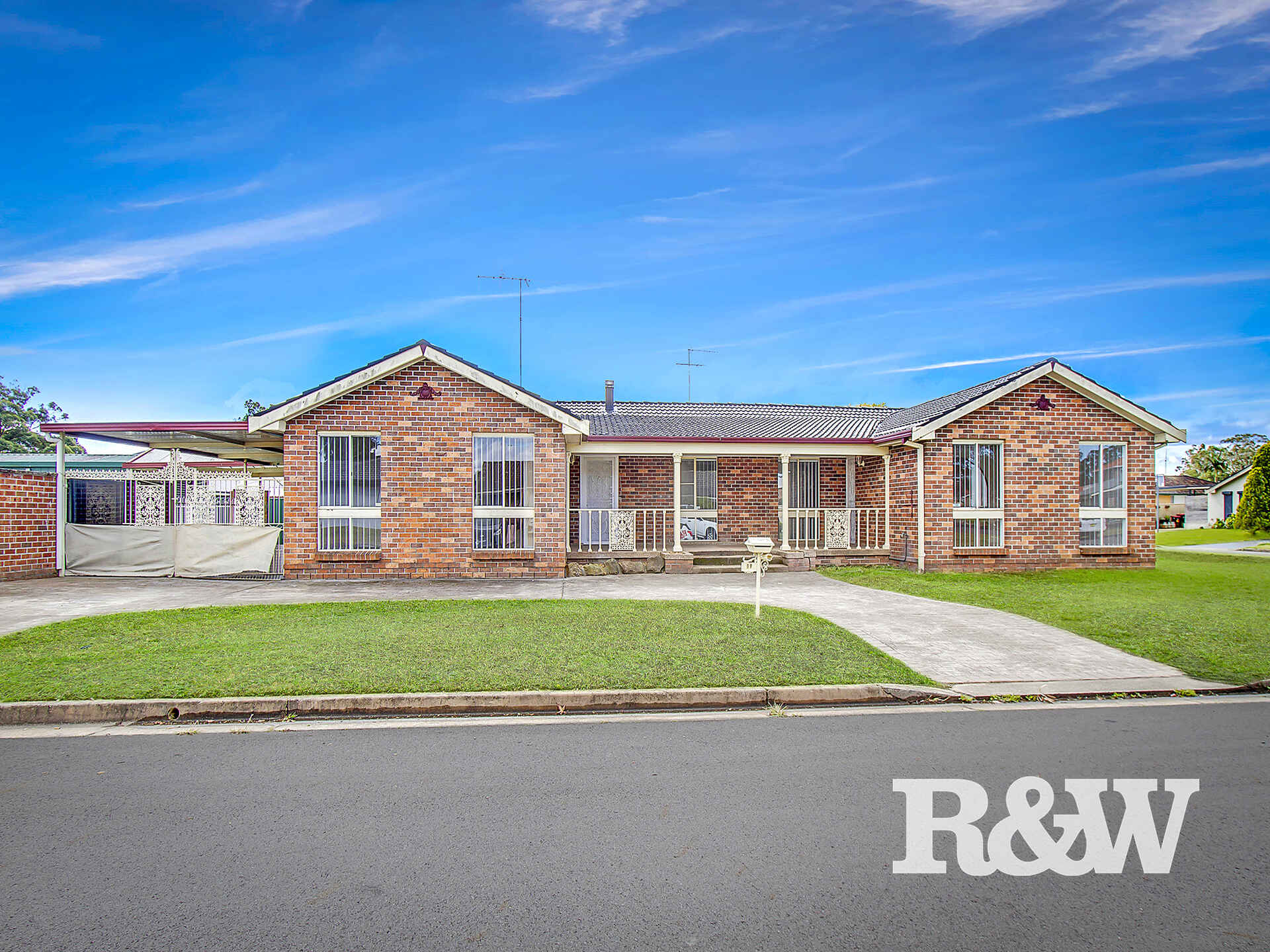 19 Bradman Avenue St Clair