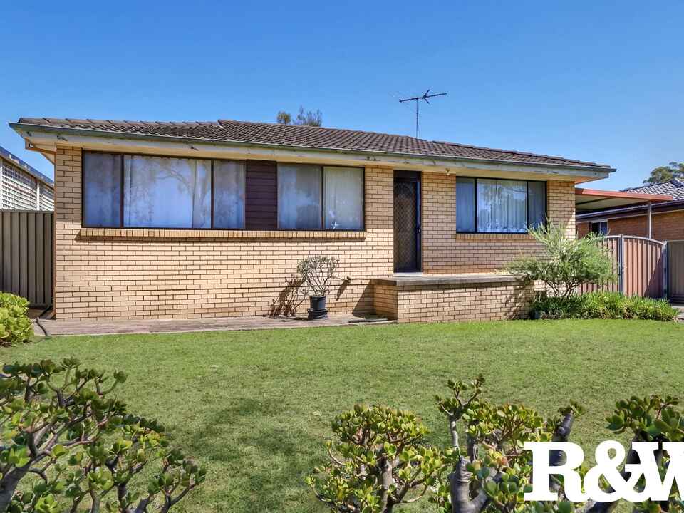 13 Lyall Avenue Dean Park