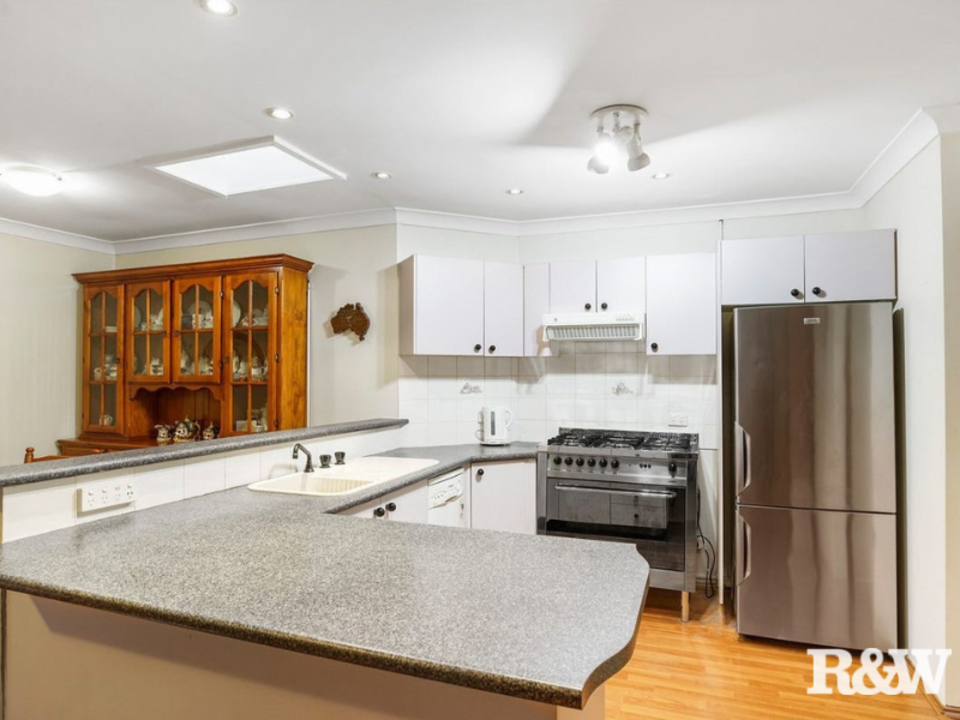 8 Silvereye Close Glenmore Park