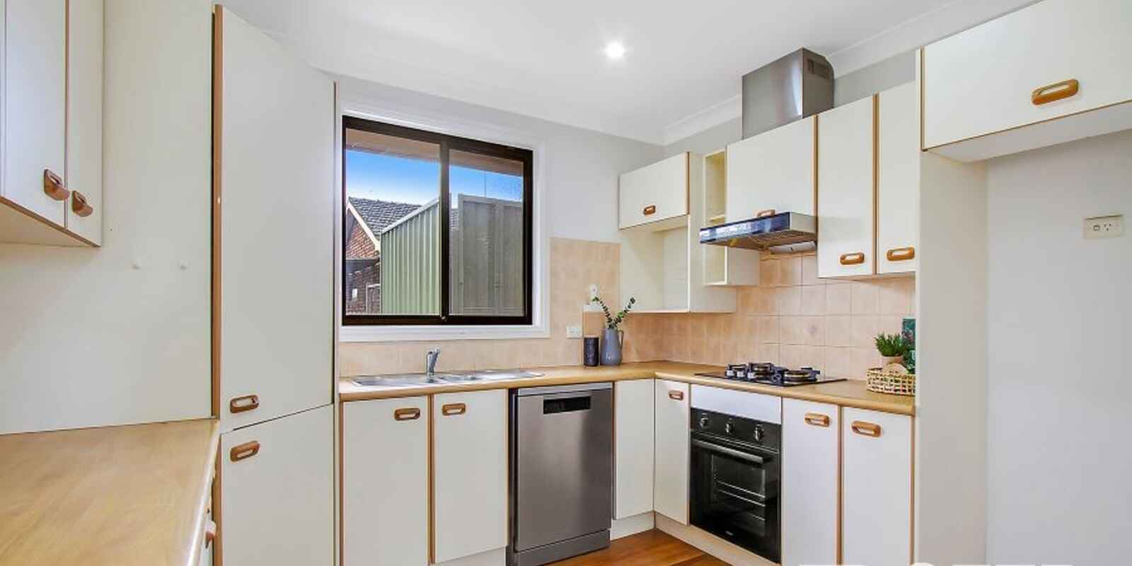 18 Caribou Close St Clair 18 Caribou Close St Clair