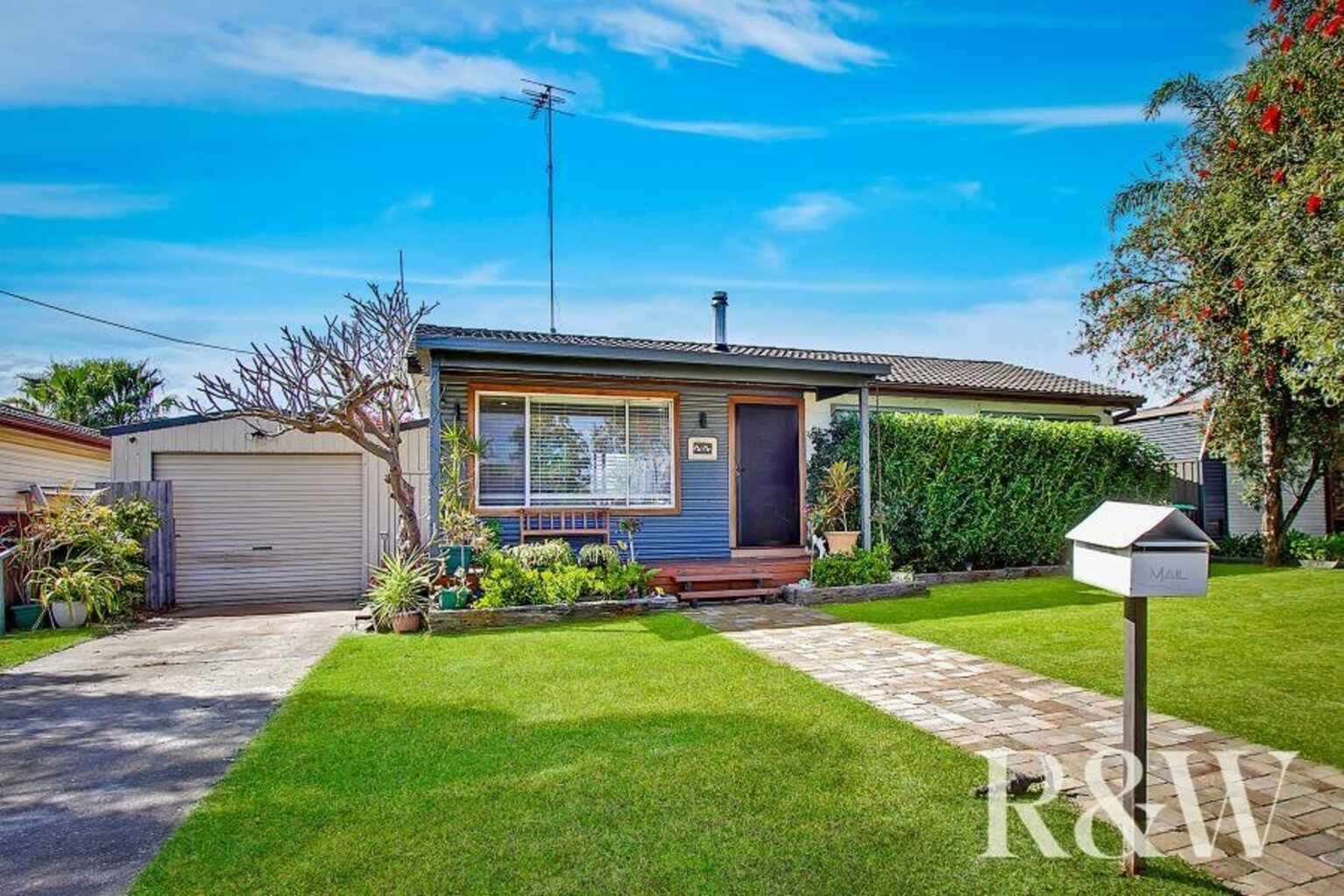 8 Melville Road St Clair