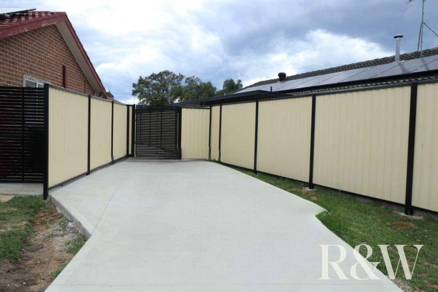 4A Madison Circuit St Clair