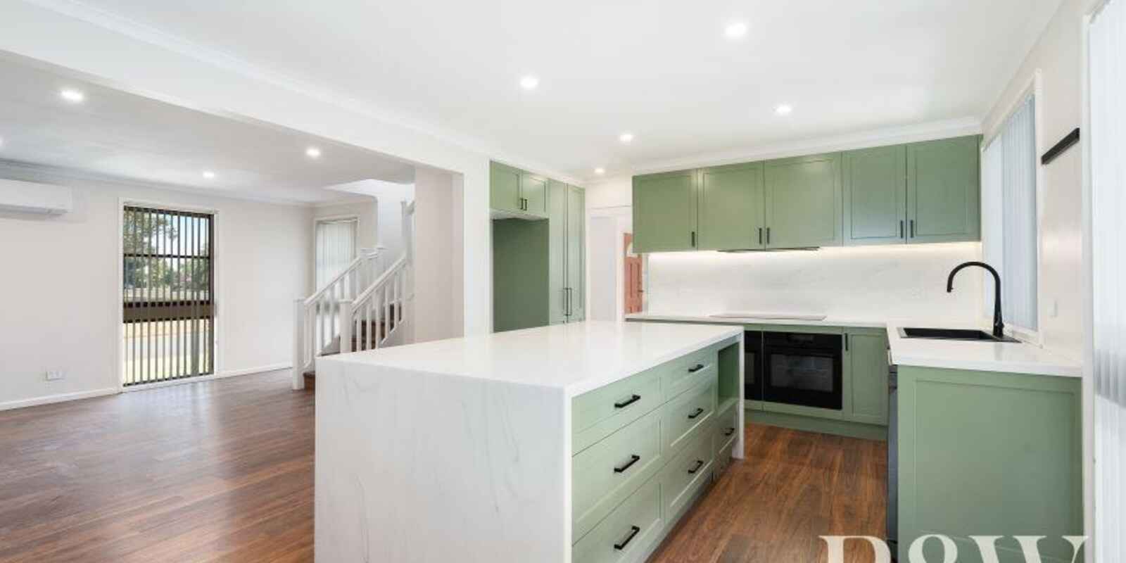 15 Daniel Parade St Clair