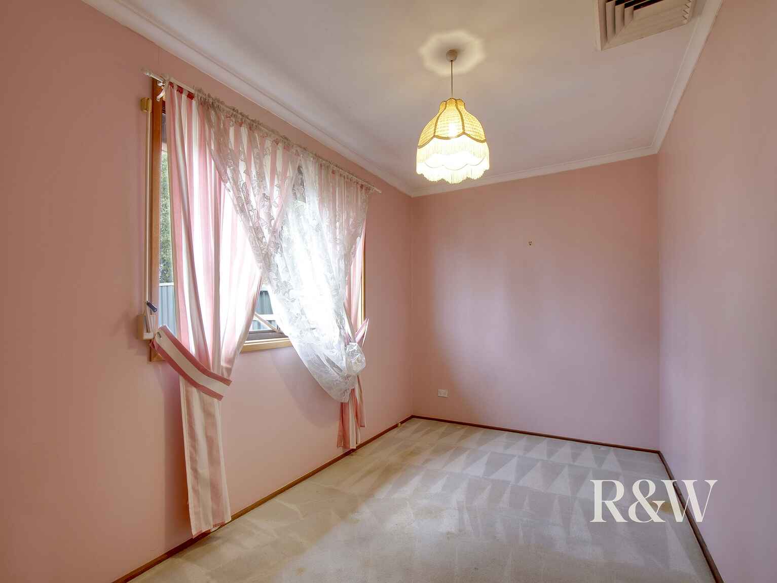 38 Garrick Road St Clair 38 Garrick Road St Clair