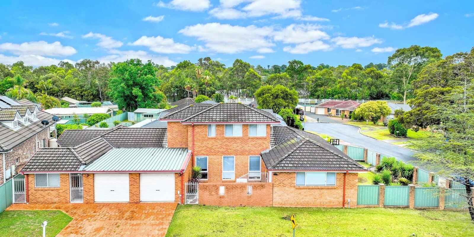 1 & 1A Chrisalex Place St Clair