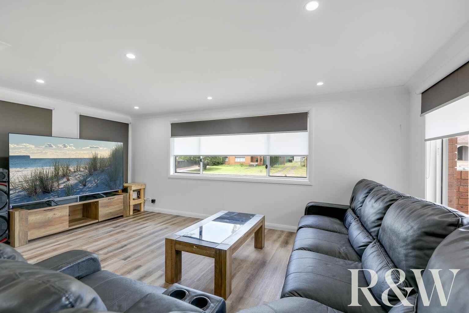 1 & 1A Chrisalex Place St Clair