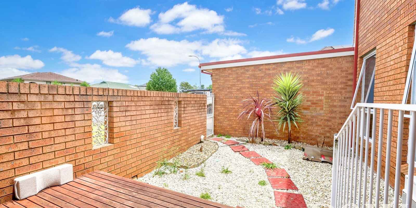 1 & 1A Chrisalex Place St Clair