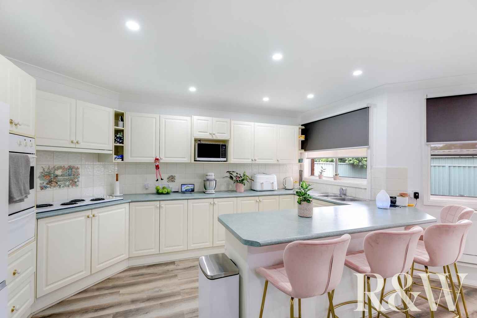 1 & 1A Chrisalex Place St Clair