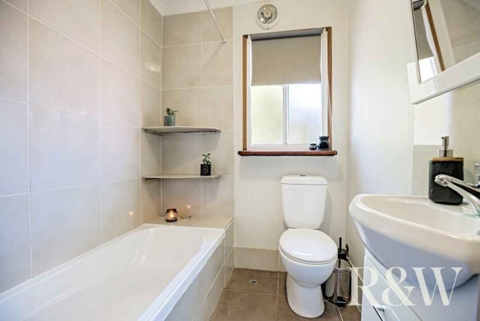 15 & 15A Kurama Crescent Whalan