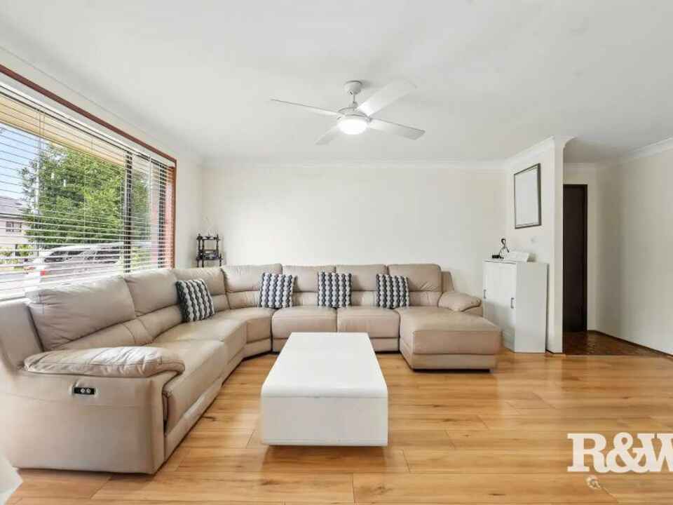 15 Huntingdon Parade Cambridge Gardens