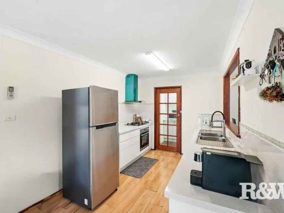 15 Huntingdon Parade Cambridge Gardens