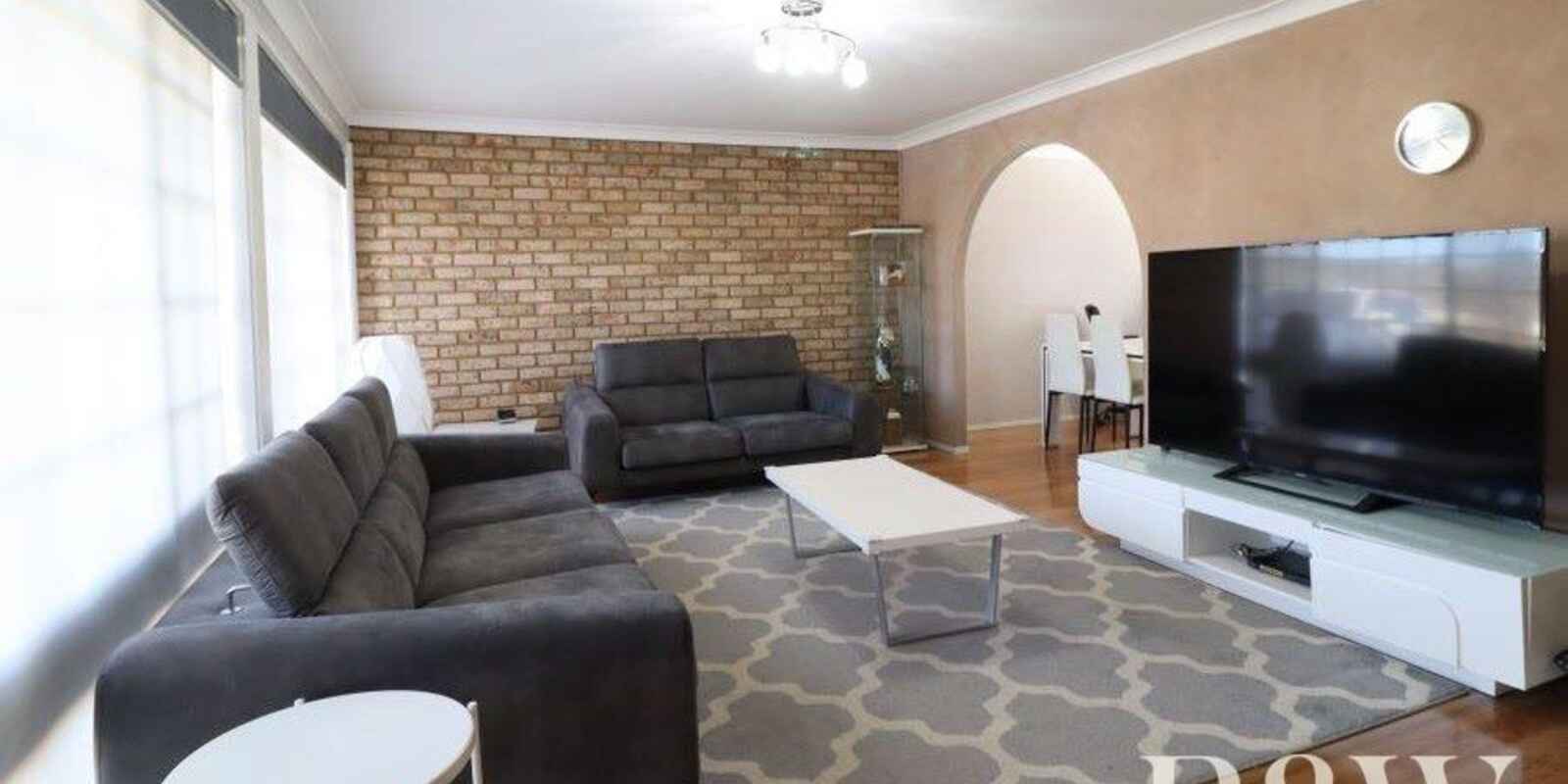 59 Cook Parade St Clair