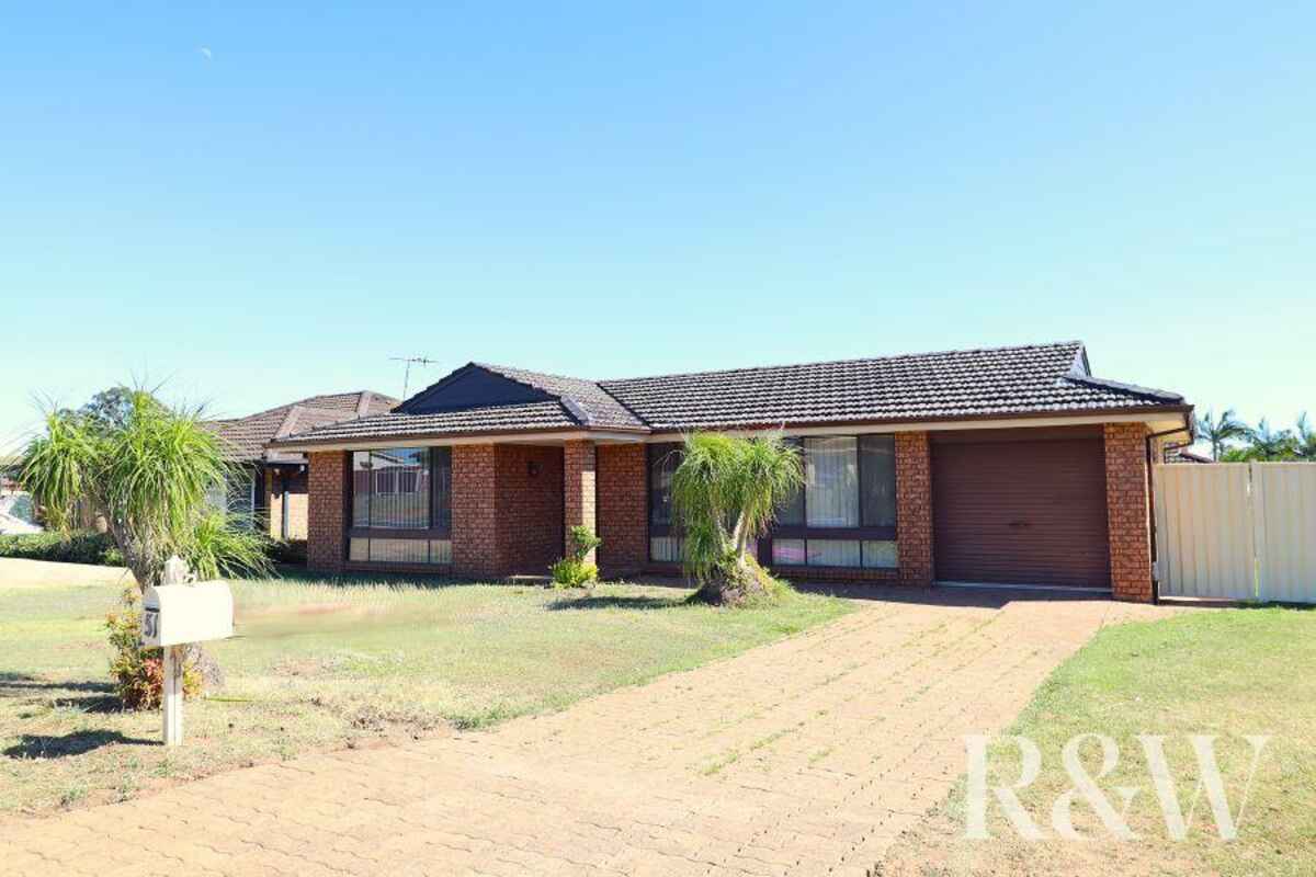 51 Coonawarra Drive St Clair