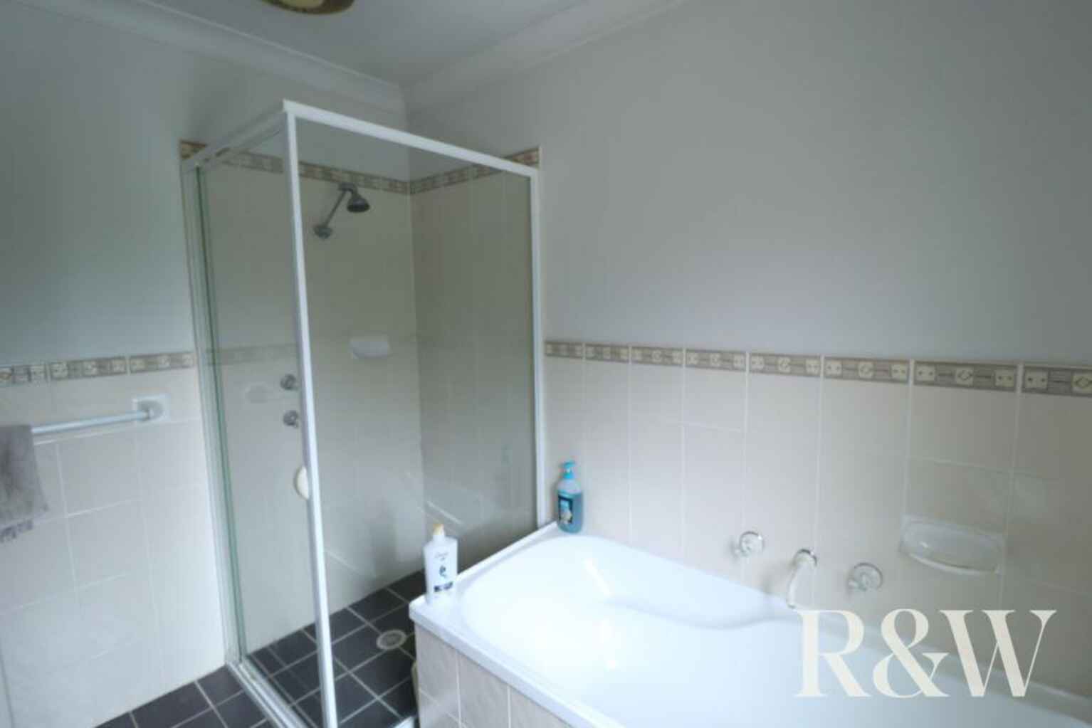 4 Seine Court St Clair