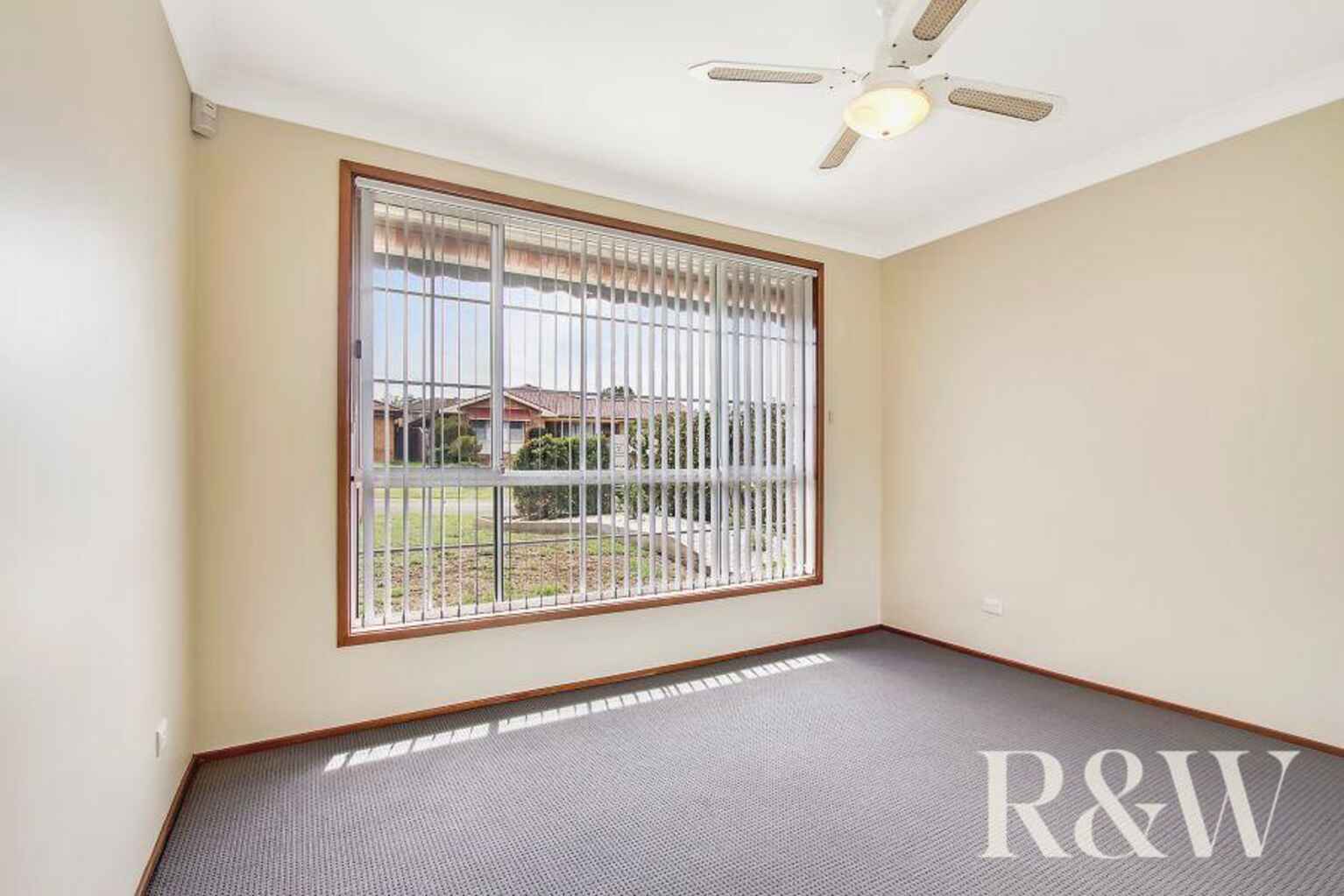 4 Sandalwood Avenue St Clair