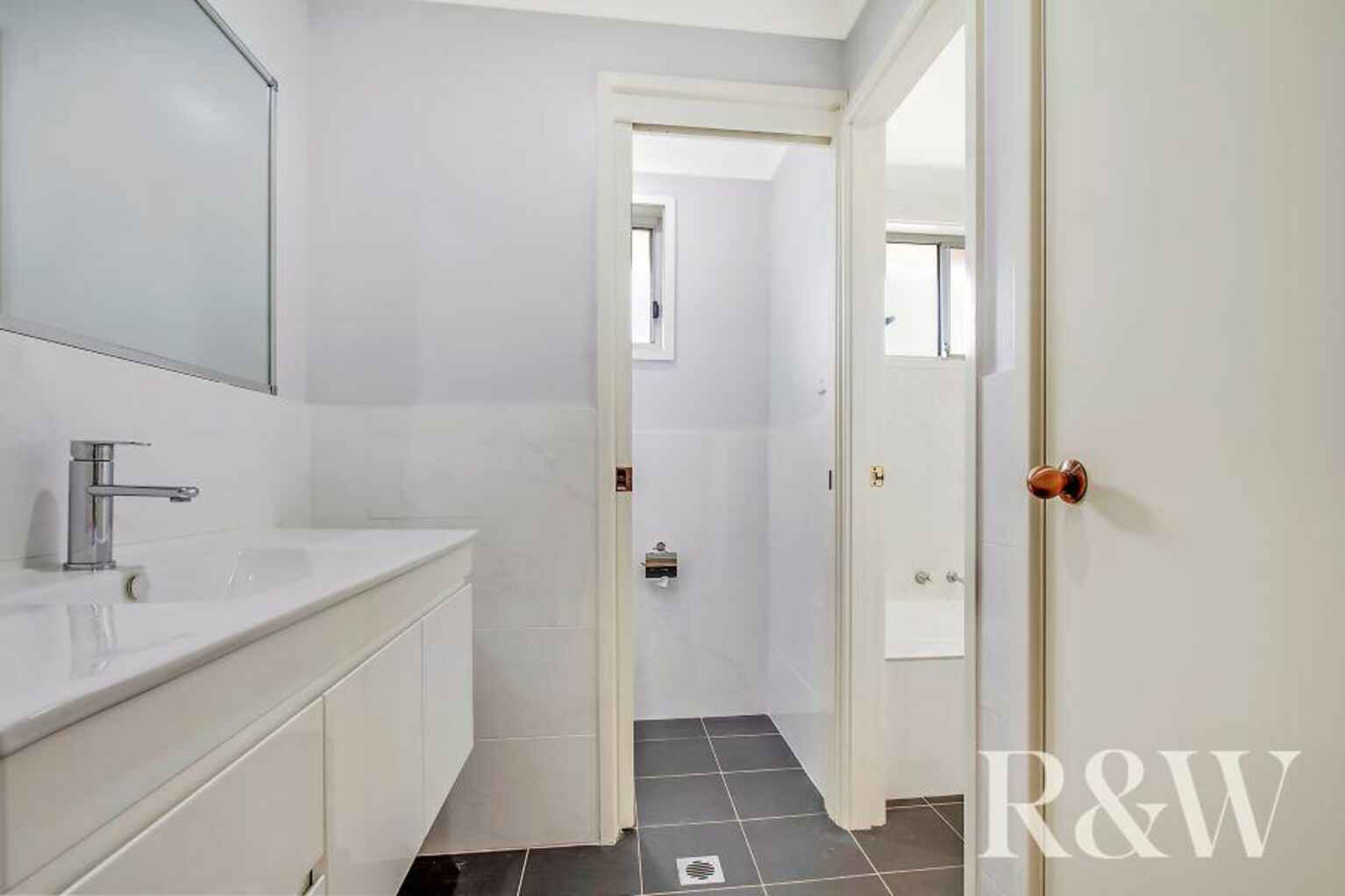 4 Sandalwood Avenue St Clair