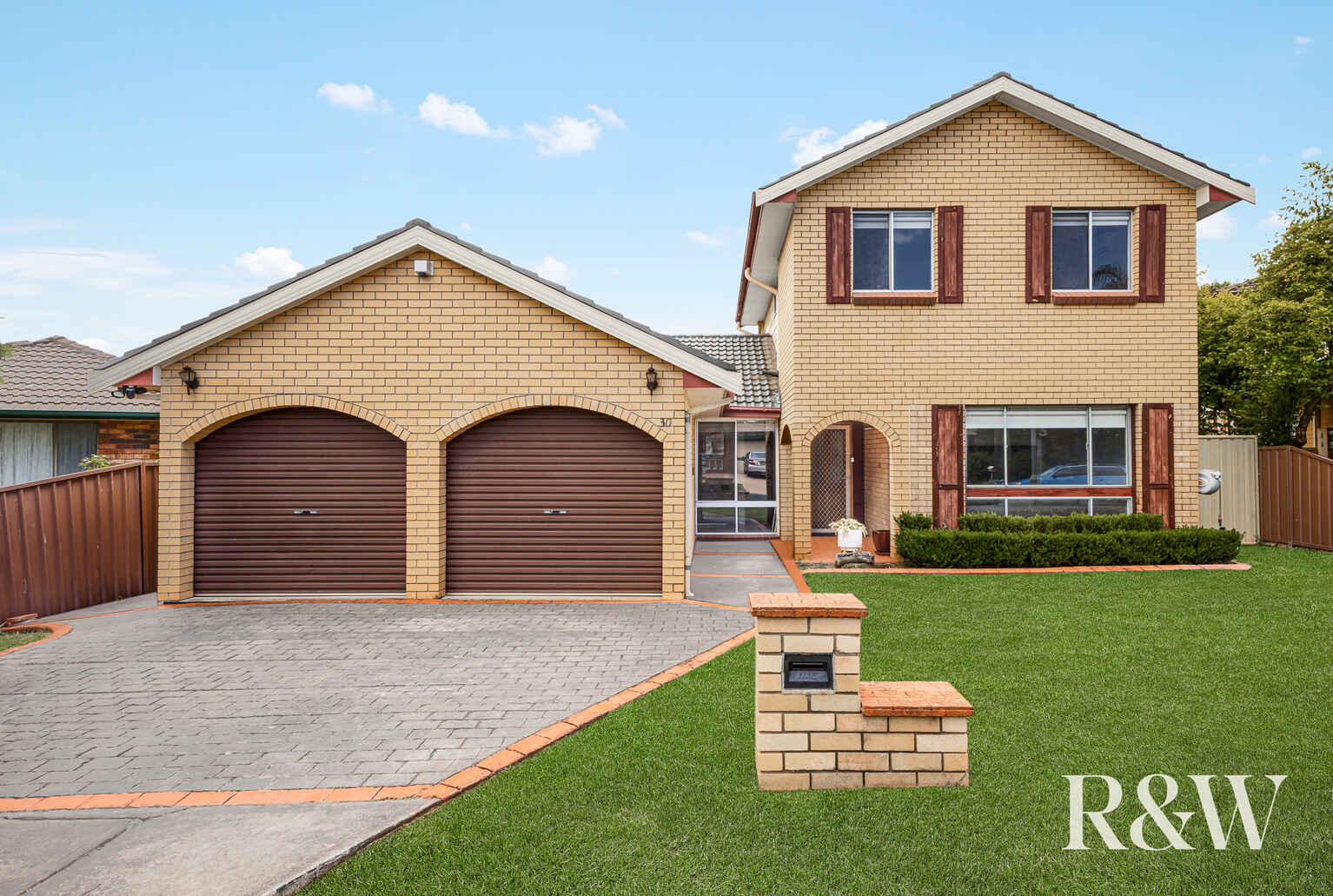 30 Francis Greenway Avenue St Clair