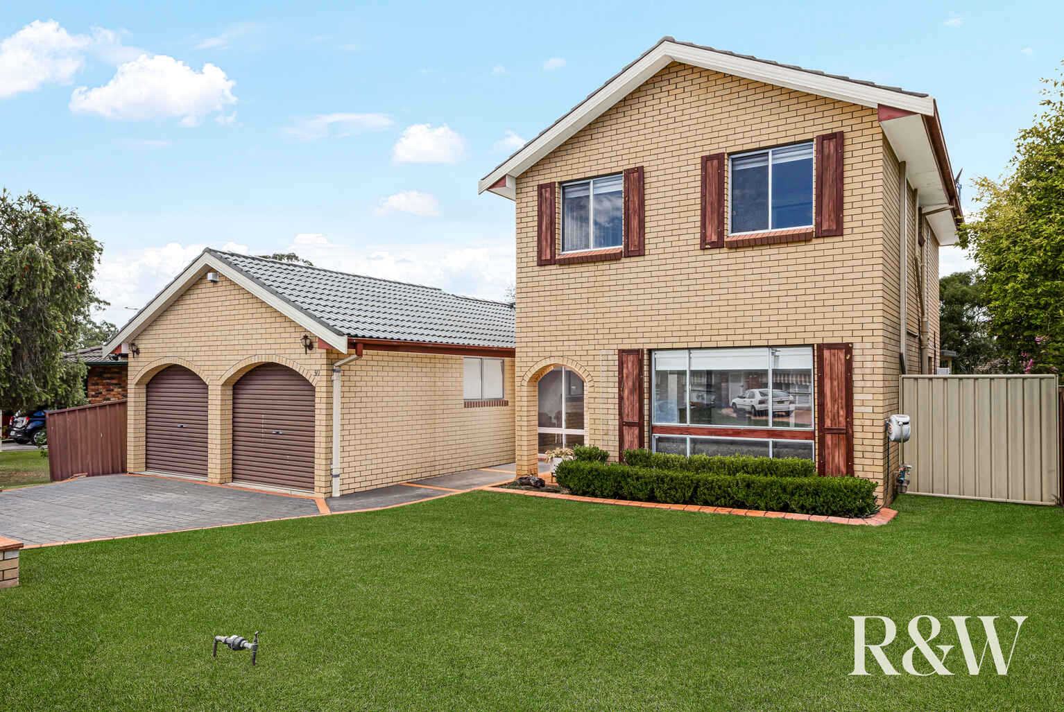 30 Francis Greenway Avenue St Clair