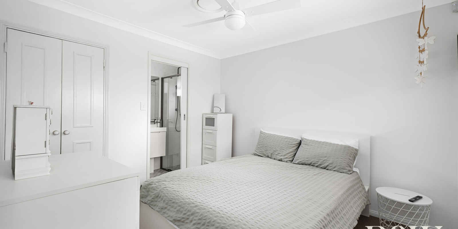 30 Francis Greenway Avenue St Clair