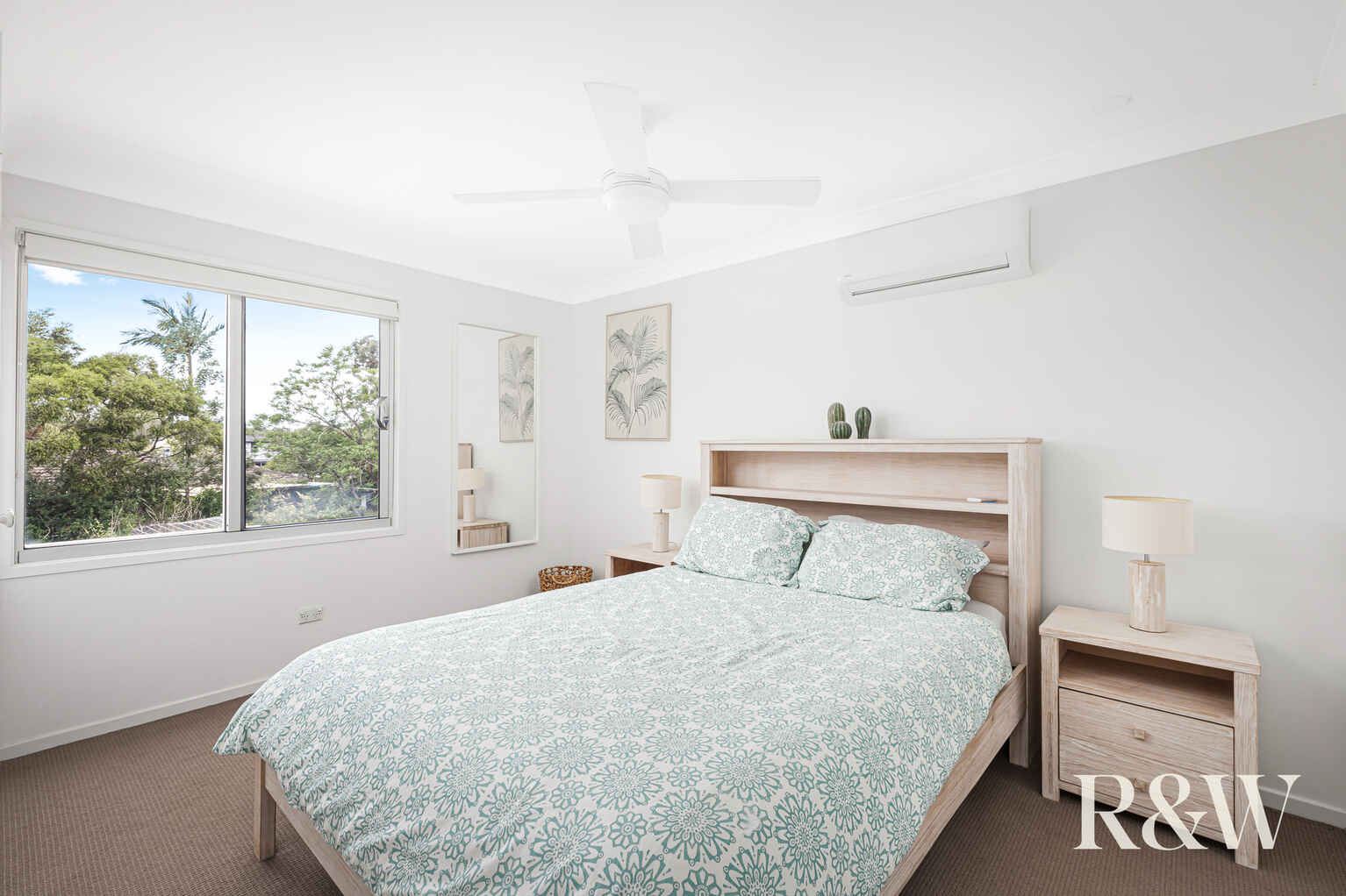 30 Francis Greenway Avenue St Clair