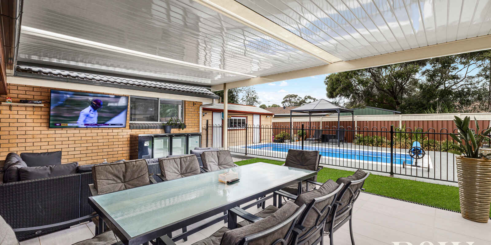 30 Francis Greenway Avenue St Clair