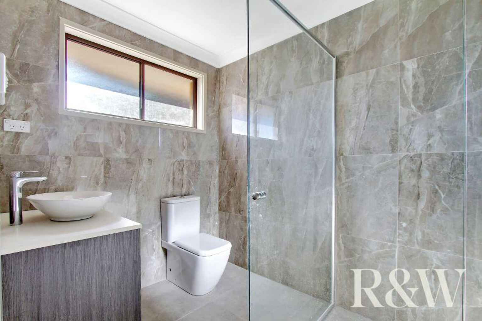 8 Ontario Avenue St Clair